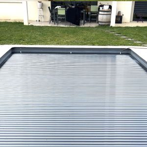 Lames de remplacement en Polycarbonate Noir fumé pour volet roulant de piscine