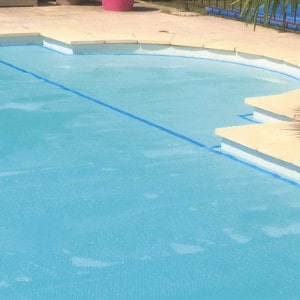 Découpe escalier bâche à bulles piscine sur mesure 500 microns Sol+Guard Geobubble