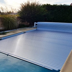 Lames de remplacement en Polycarbonate coloris gris nacré pour volet de piscine