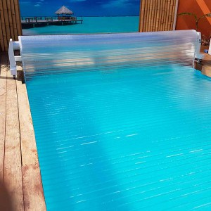 Volet piscine hors-sol déplacable Mouv & Roll Lames polycarbonate translucide