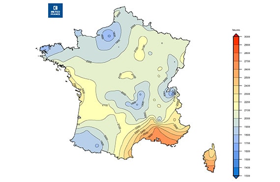 Carte d'ensoleillement annuel en France métropolitaine @meteo-france