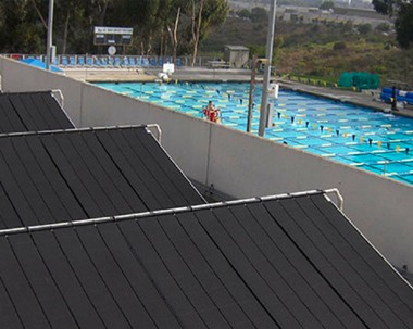 Installation chauffage solaire piscine sur rack