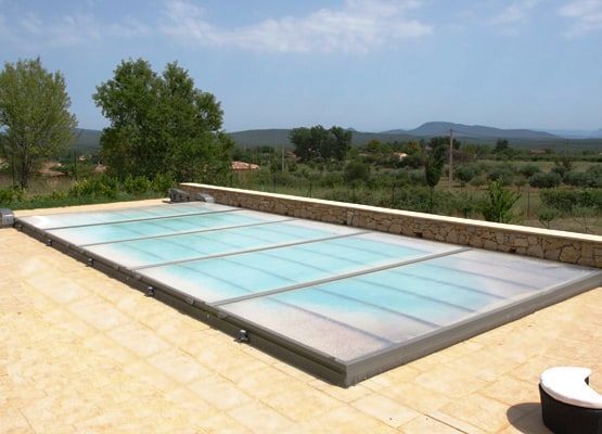 Abri de piscine plat