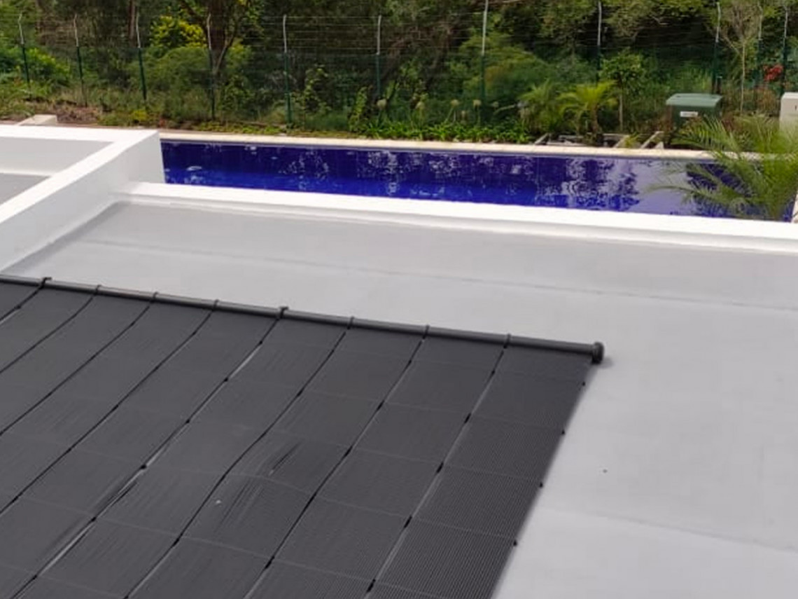 Guide pratique pour bien choisir son chauffage solaire pour piscine.