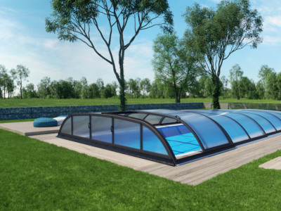 Comment nettoyer son abri de piscine ? 