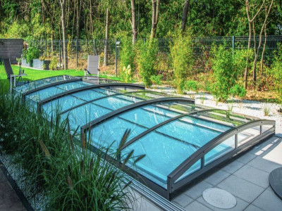 Comment aérer un abri de piscine ? 